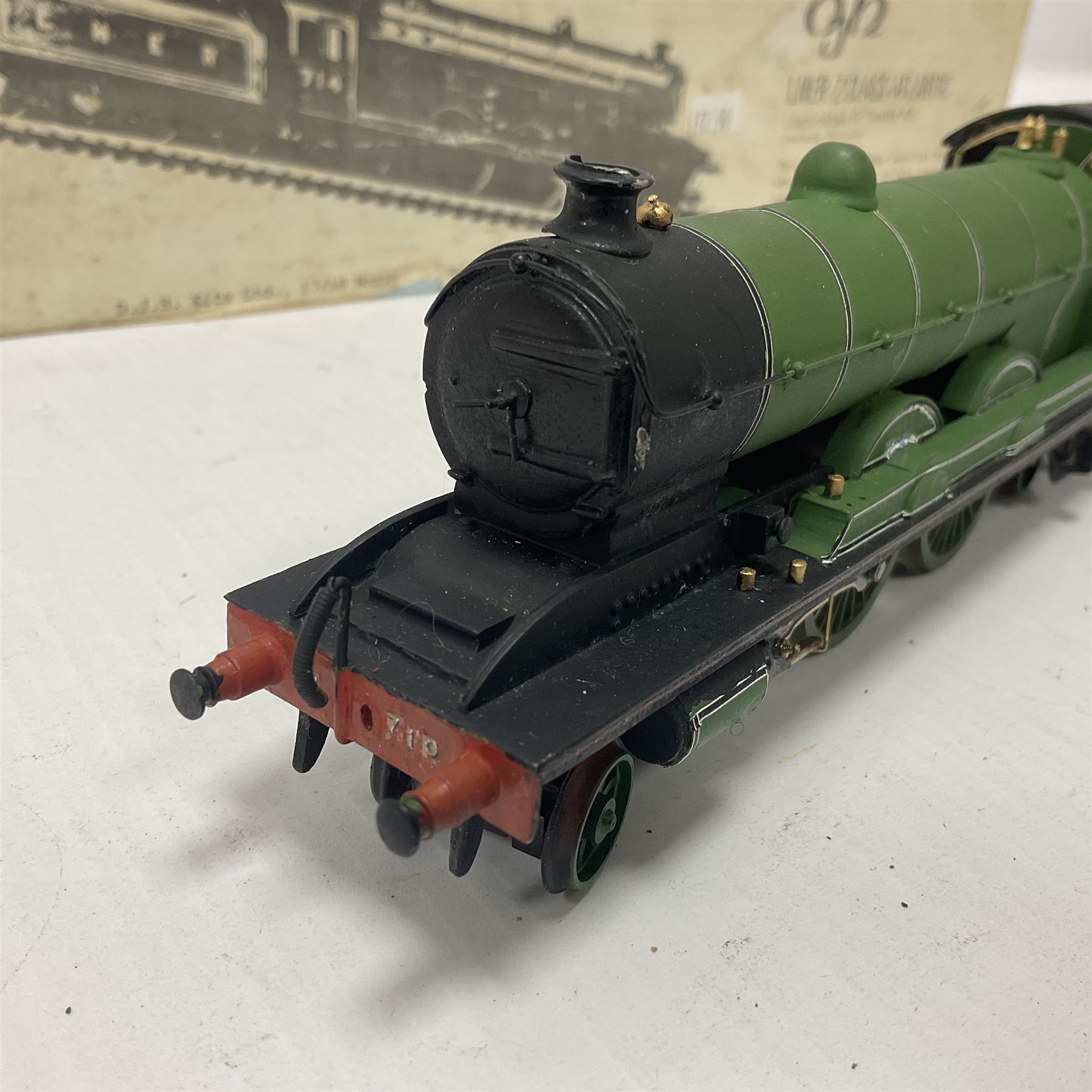 DJH Models ‘00’ gauge - kit built Class C7 (NER Class Z) 4-4-2 Atlantic locomotive and tender no.710 in LNER green; with original box 