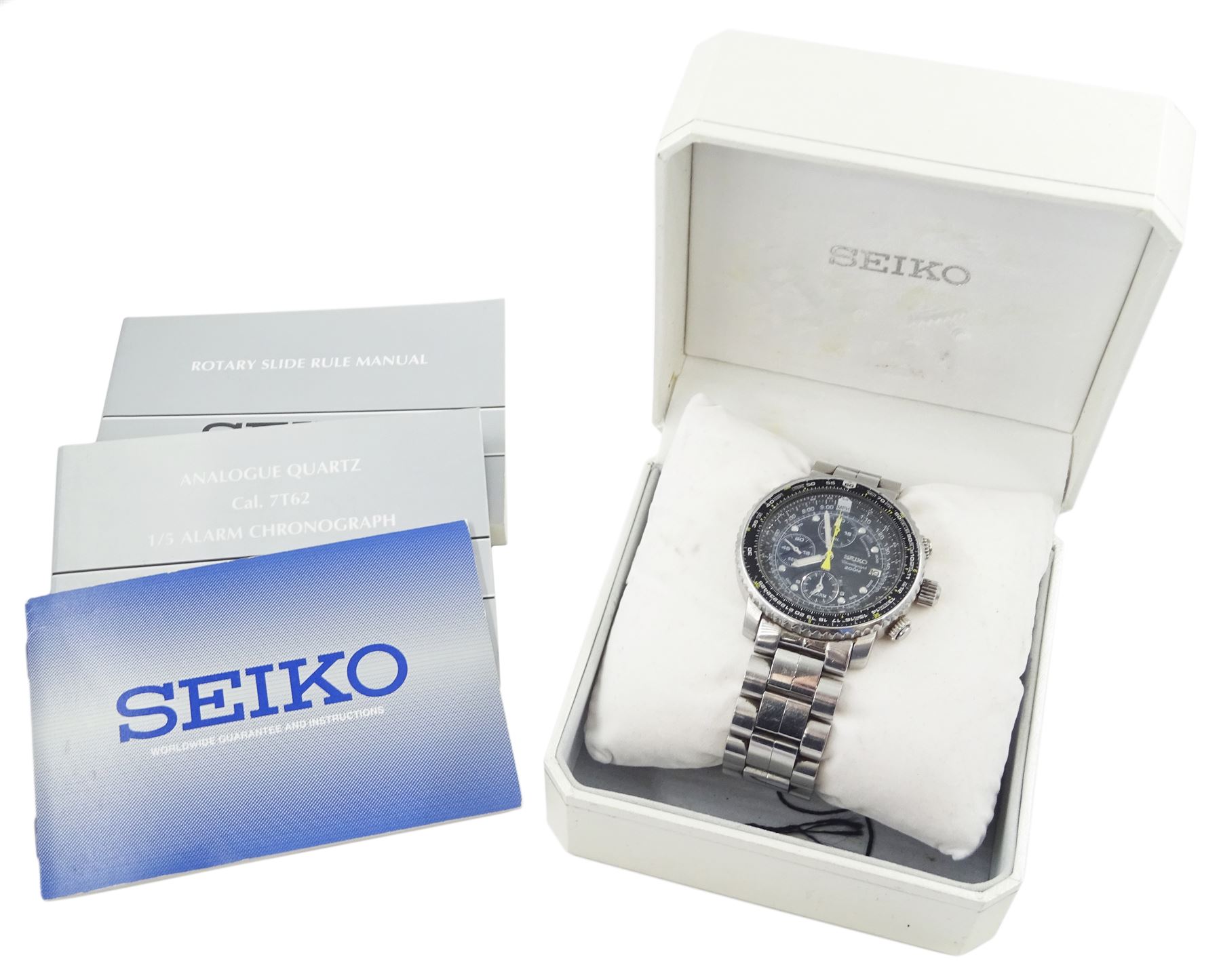 Seiko Flightmaster gentleman's stainless steel chronograph quartz wristwatch, Cal. 7T62, on original stainless steel bracelet, with fold-over clasp, boxed with additional links, papers and guarantee card dated 1/4/6