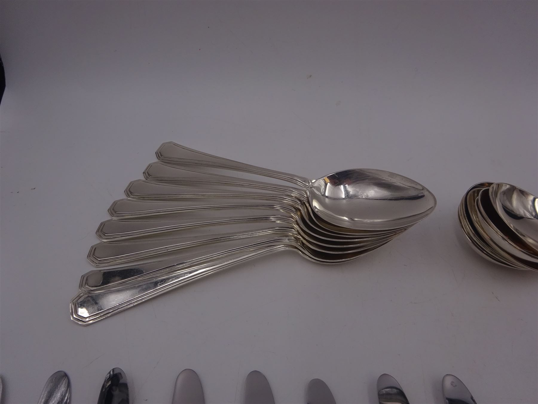 Mappin & Webb Athenian pattern silver cutlery for eight place settings, comprising table forks, silver handled table knives, dessert spoons, dessert forks, silver handled butter knives, soup spoons and teaspoons, hallmarked Mappin & Webb Ltd, Sheffield 1978, contained within anti-tarnish fabric wraps and boxed 