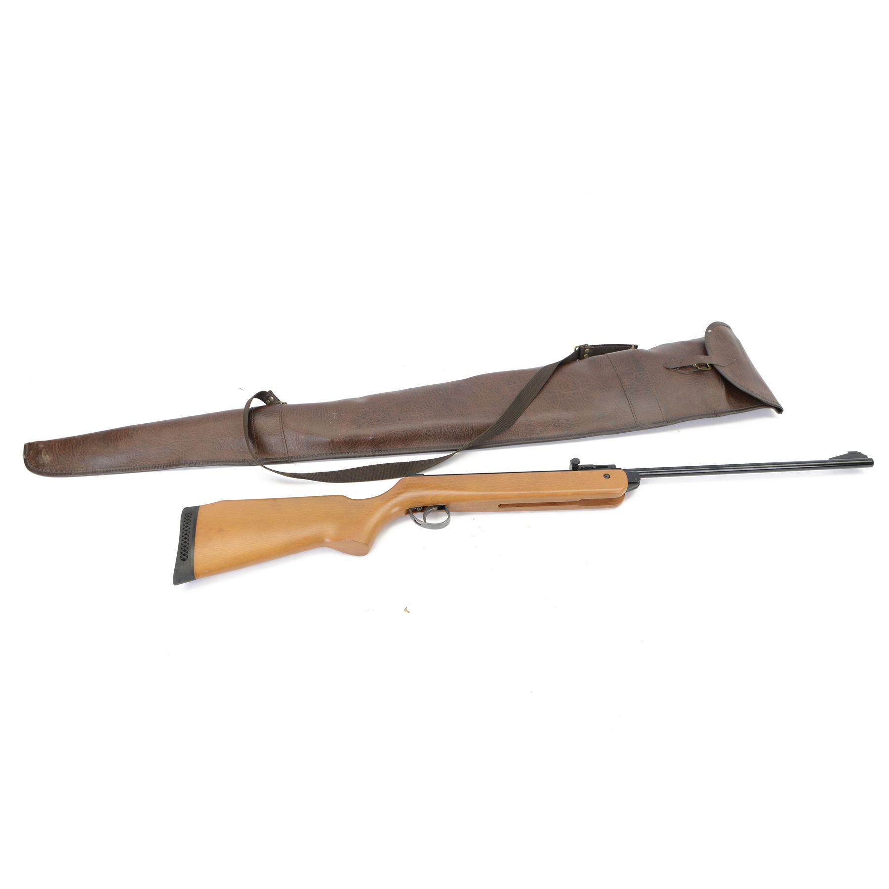 BSA Meteor Super Mark 4 .177 air rifle No.MG7328, break barrel action with adjustable sight, overall 105cm, with gun sleeve 