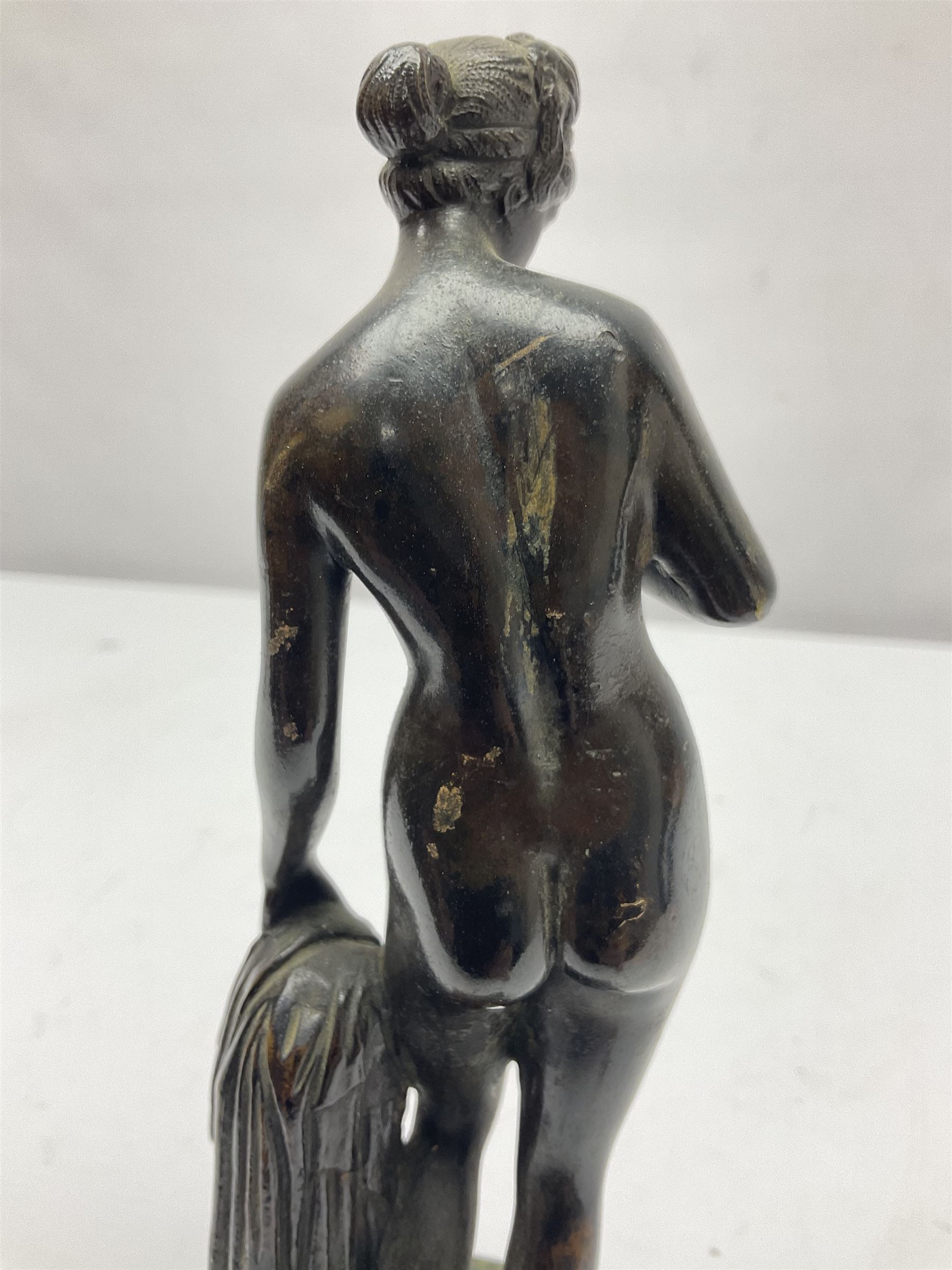 Bronze neo classical figure, modelled as a nude female, upon a green marble base, H20.5cm