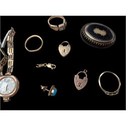 9ct gold jewellery, including two heart padlock clasps, two chains, two stone set rings, single earring and watch case, together with a 22ct gold wedding band, gold plated locket and a tortoiseshell pill box 