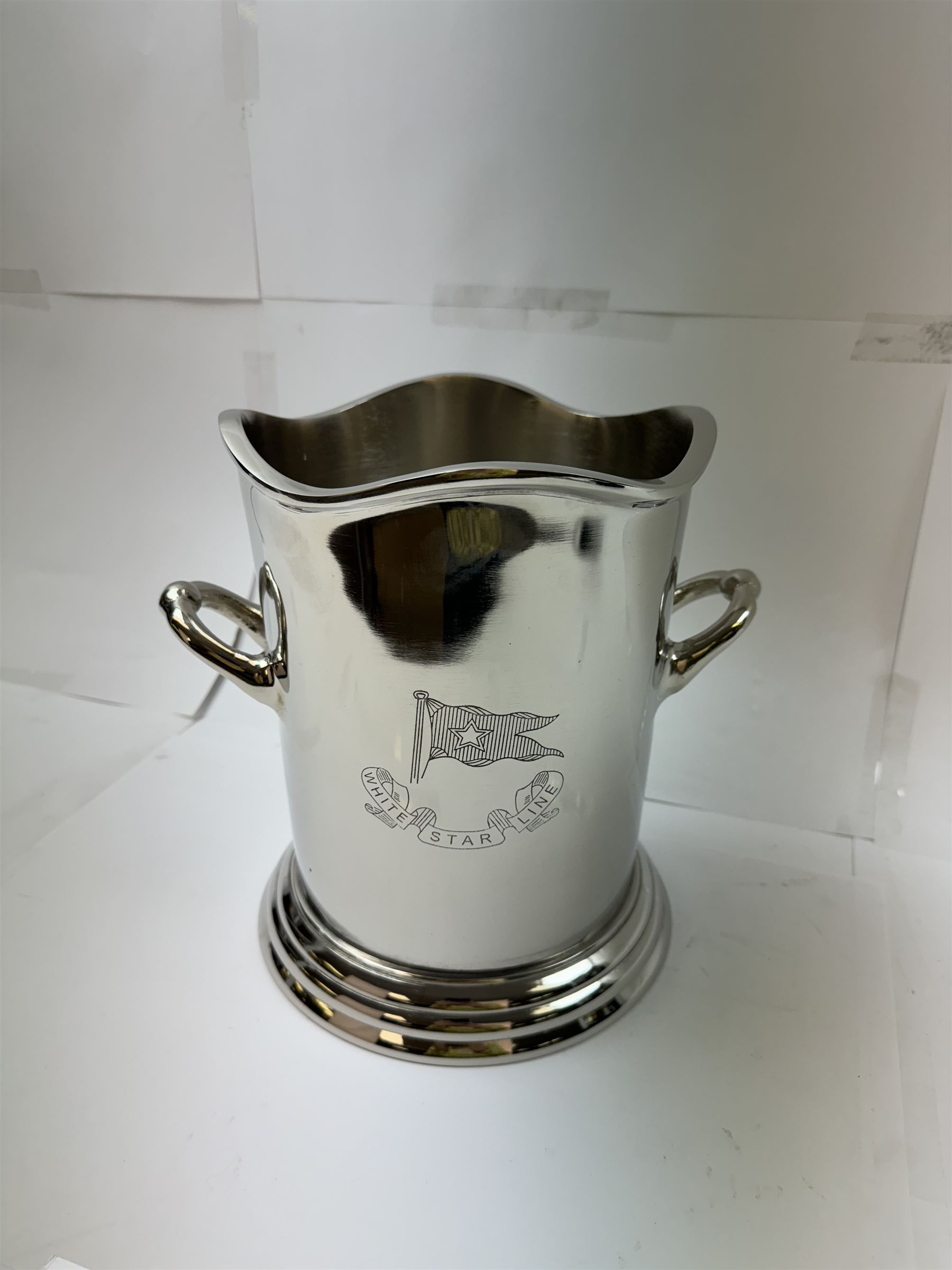 Twin handled reproduction White Star Line wine cooler, H24cm