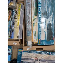 Large collection of model building kits, predominantly Revell examples, including USS Bon Homme Richard, German Submarine Type XXI U 2518 and German Submarine Wilhelm Bauer, all boxed 