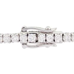 18ct white gold round brilliant cut diamond bracelet, stamped 750, total diamond weight 3.07 carat