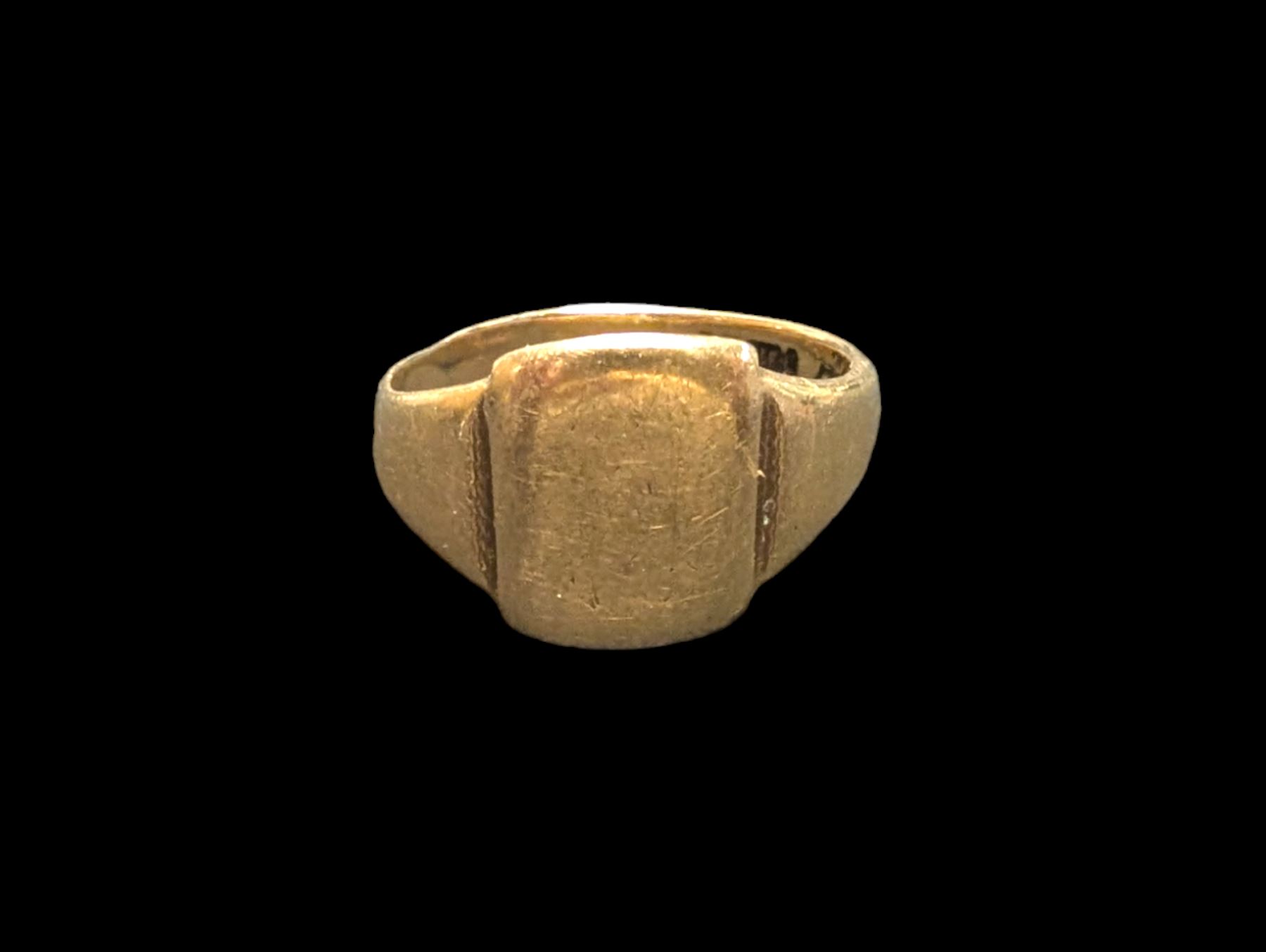 9ct gold signet ring, hallmarked 