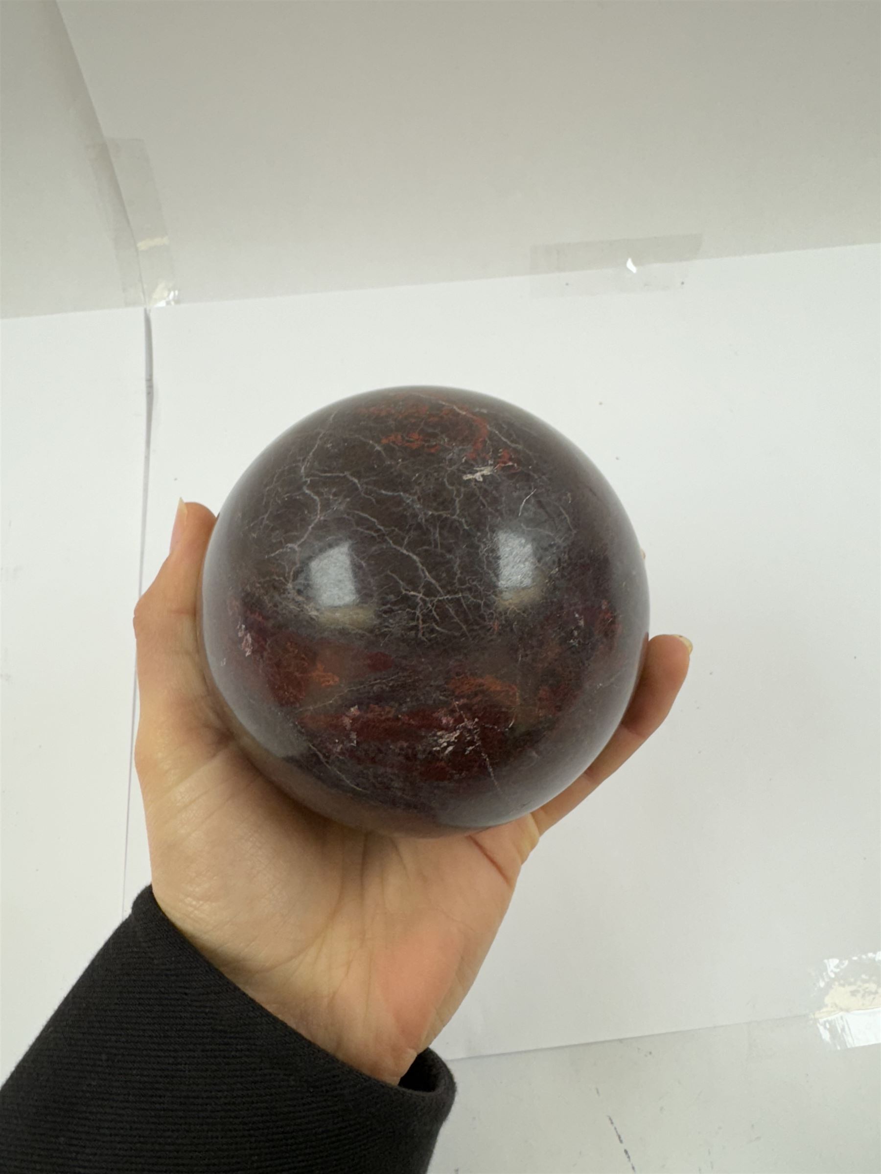 Pair red marble sphere with white and black veins, D10cm 