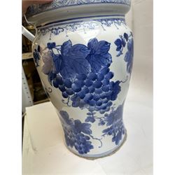 20th century Oriental ceramic garden seat of barrel shape, decorated with grape vines, H40cm 