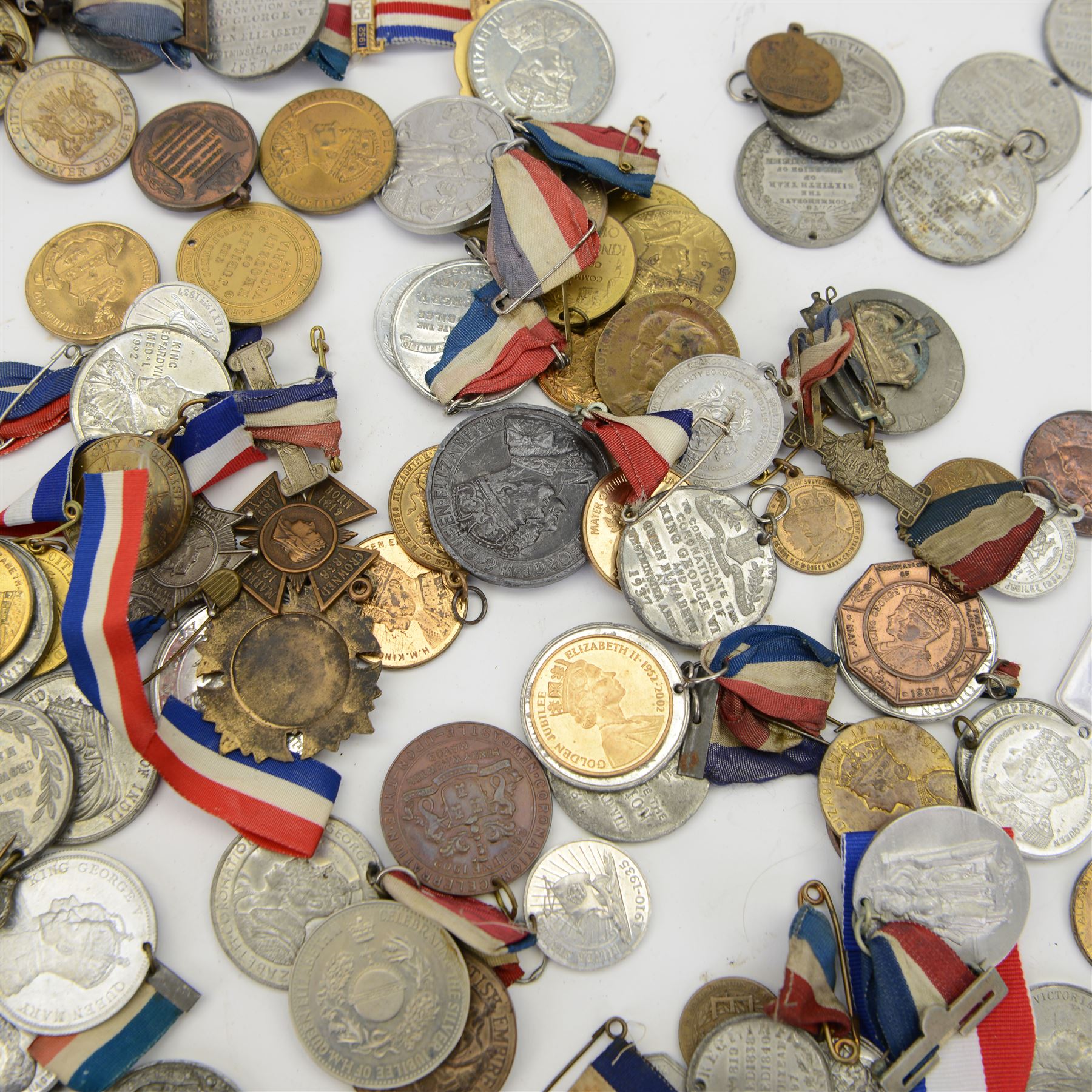 Quantity of commemorative medals or medallions, including Queen Victoria Diamond Jubilee small silver medallion, King Edward VII and  King George V Coronation small silver medallions, various other official and unofficial commemoratives for various Royal events with various monarchs through to Queen Elizabeth II 