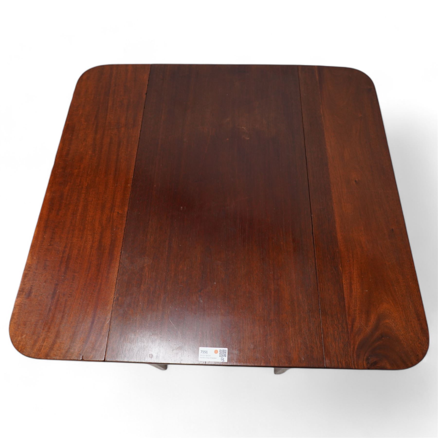 19th century mahogany Pembroke table, rectangular drop-leaf top with rounded corners, fitted with single end drawer, on square tapering supports