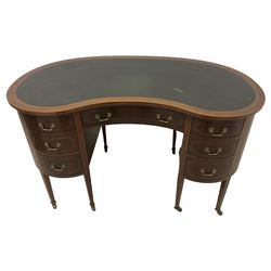 Georgian design mahogany kidney shaped desk, fitted with green leather writing surface, over single frieze drawer and six graduating drawers with checkered inlaid stringing, square tapering supports with castors