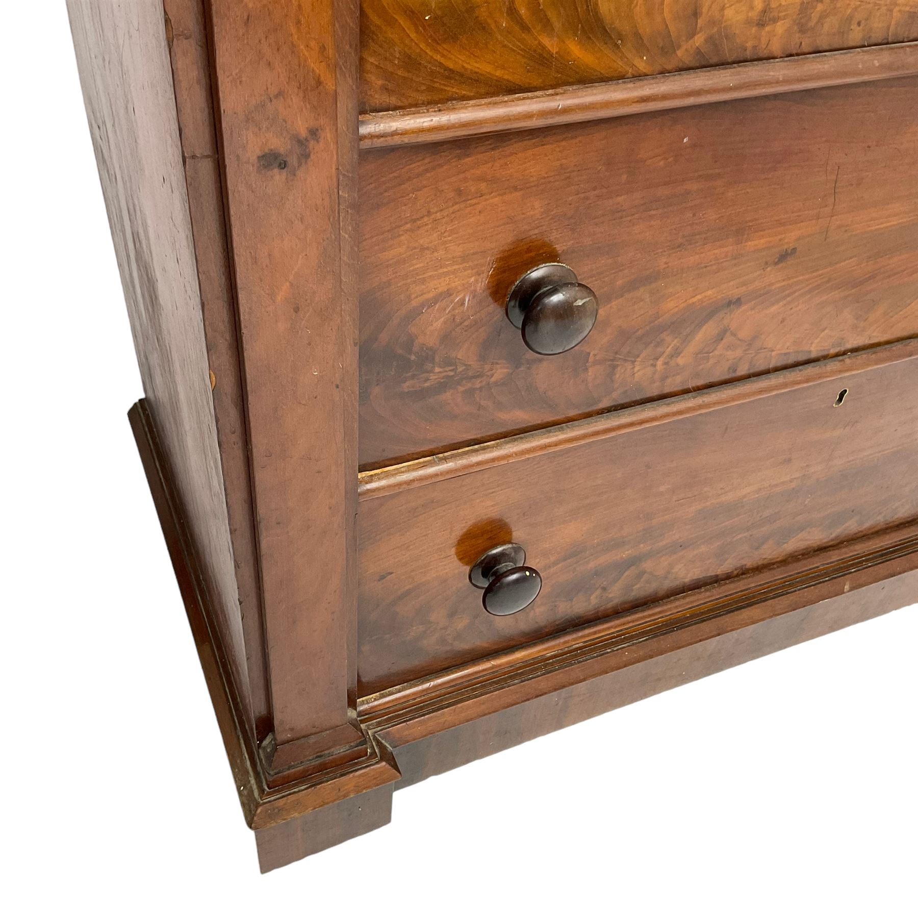 Victorian mahogany straight fronted chest, fitted with four drawers enclosing by square upright pilasters, on stepped chamfered plinth base