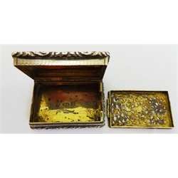  Silver vinaigrette by Joseph Bettridge, Birmingham 1832, engine turned case with scroll border and silver gilt interior and grill 3.9cm  