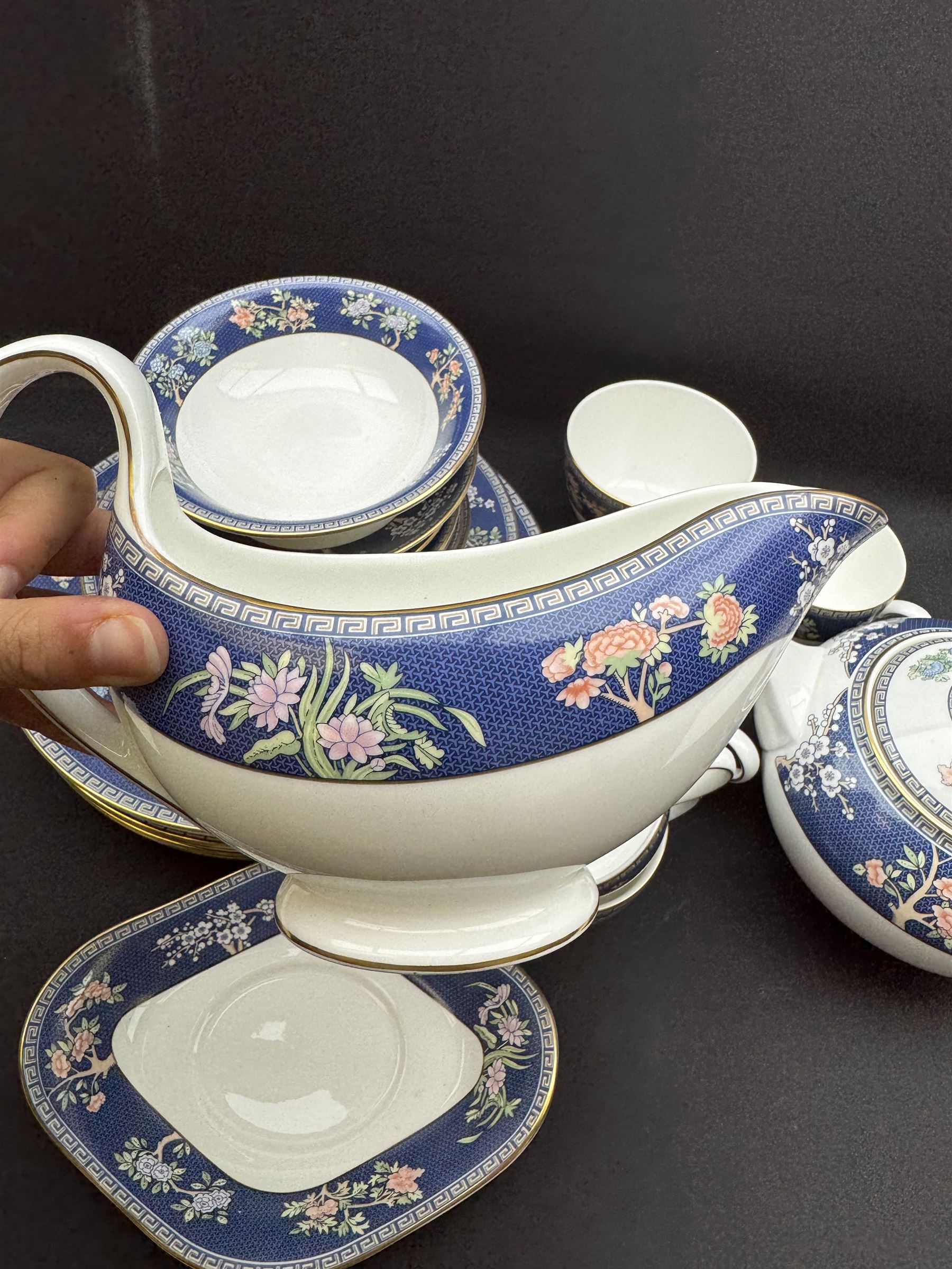 Wedgwood Blue Siam pattern tea and dinner service, including teapot, milk jug, open sucrier, six teacups and saucers, six dinner plates etc 