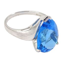 9ct white gold single stone pear cut blue topaz ring, hallmarked, topaz approx 6.50 carat