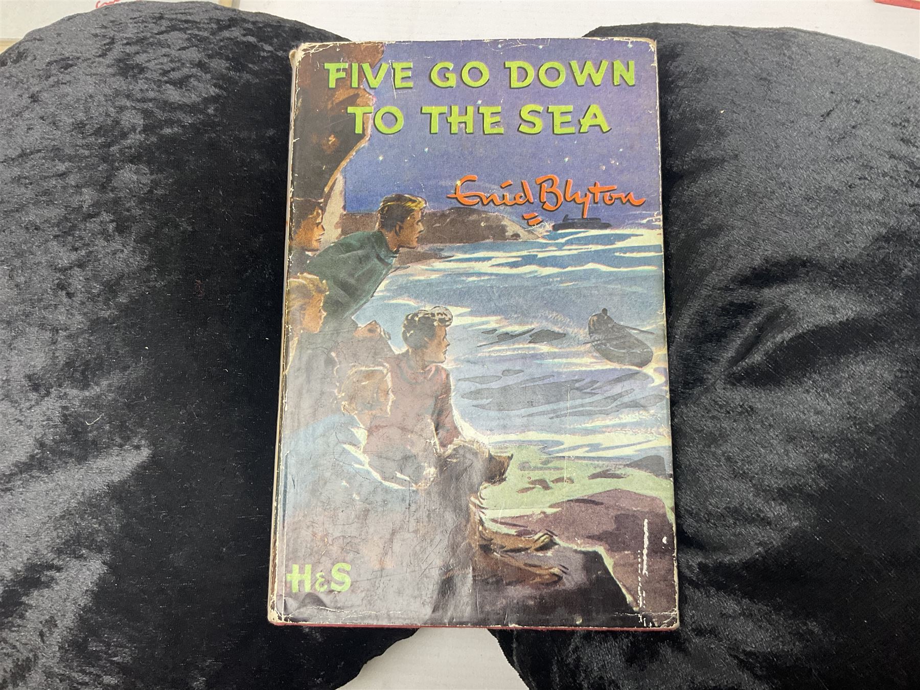 Enid Blyton; Famous five twenty volumes, including seventeen first editions