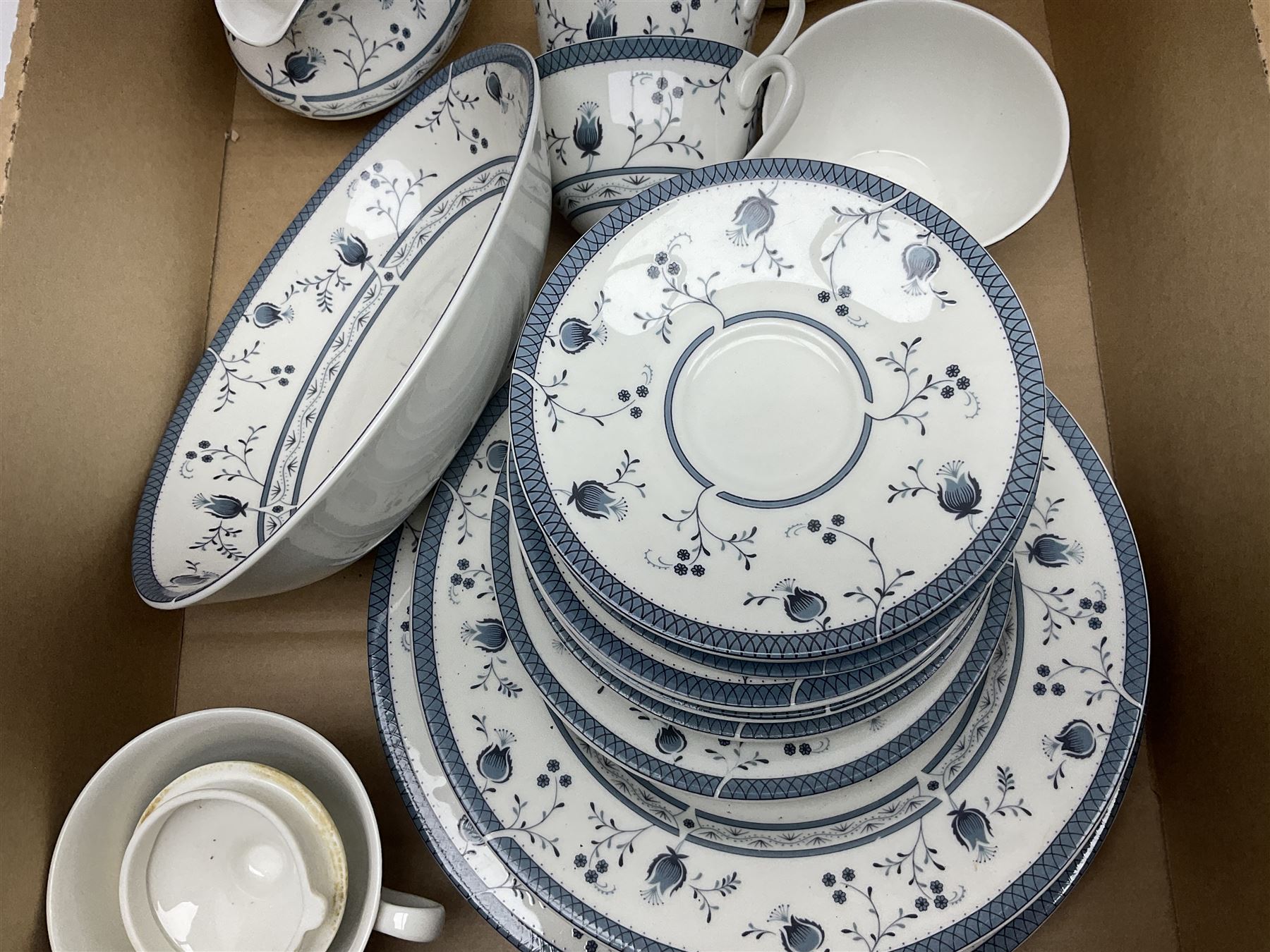 Royal Doulton Cambridge pattern tea and dinner wares, including teapot, jug, dinner plates, cups, etc with printed mark beneath 