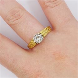 18ct gold single stone round brilliant cut diamond ring, Birmingham 1977, diamond approx 0.30 carat