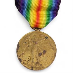 WWI pair of Victory medal and 1914-15 Star to Pte, later Sergeant, D Darling S-3549 Argyll and Sutherland Highlanders  and WWI War medal to S.S 6472 W H Wright Ord R.N.(3)