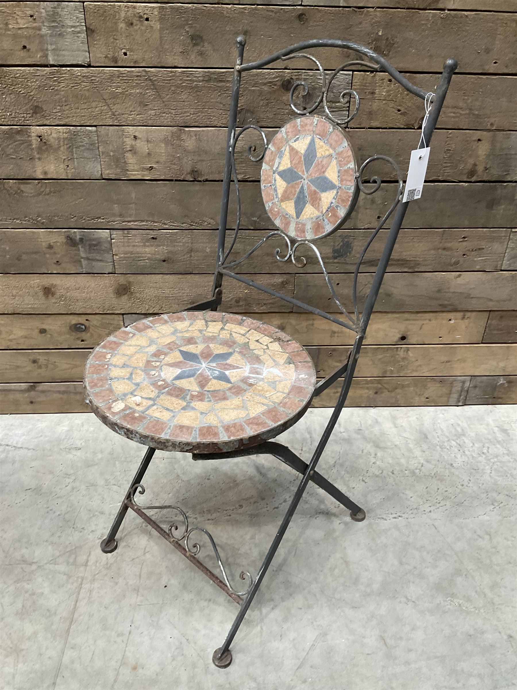 Mosaique circular garden table and four chairs