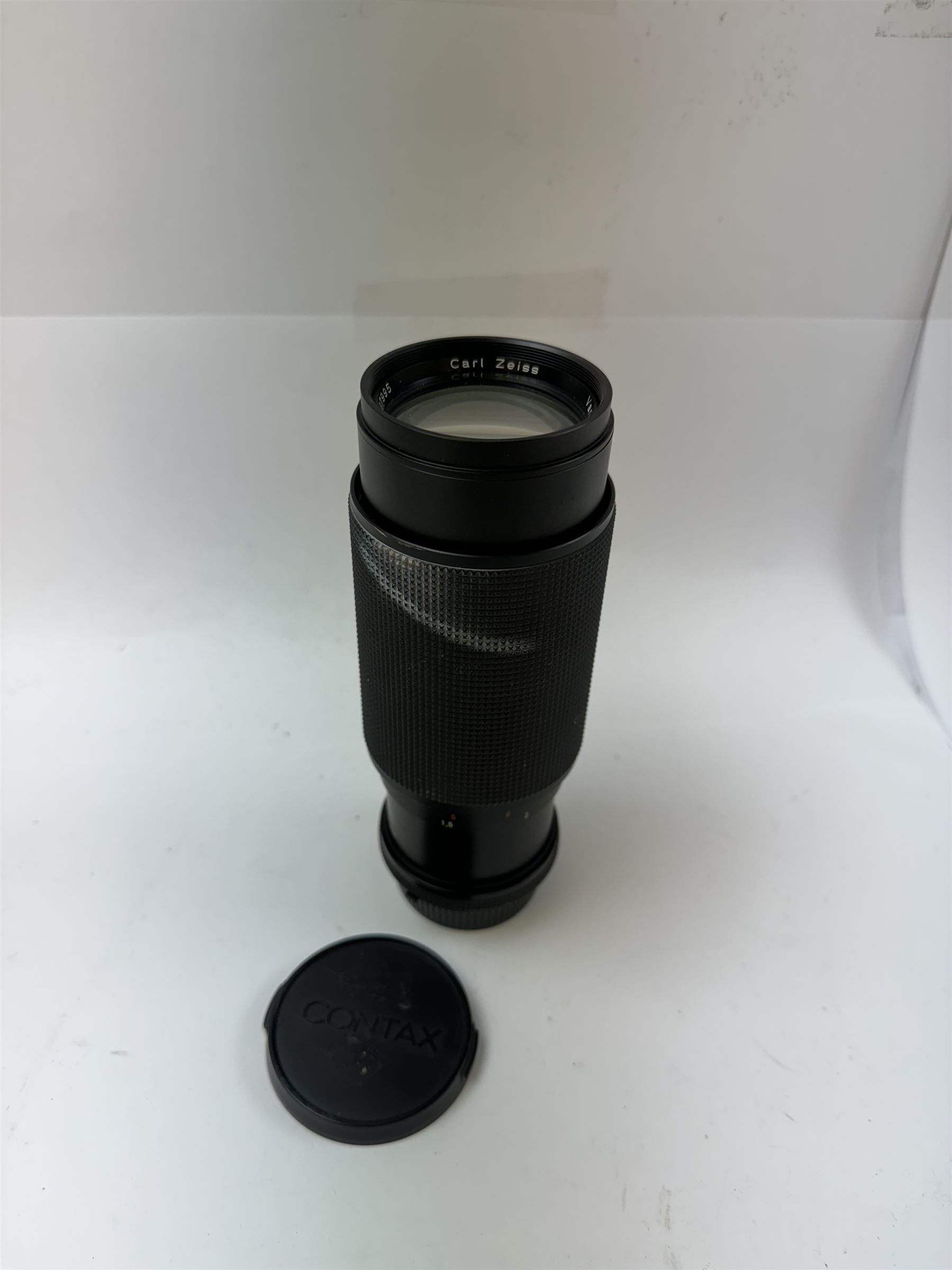 Carl Zeiss Vario-Sonnar 4/80-200 T* lens, serial no. 7127995