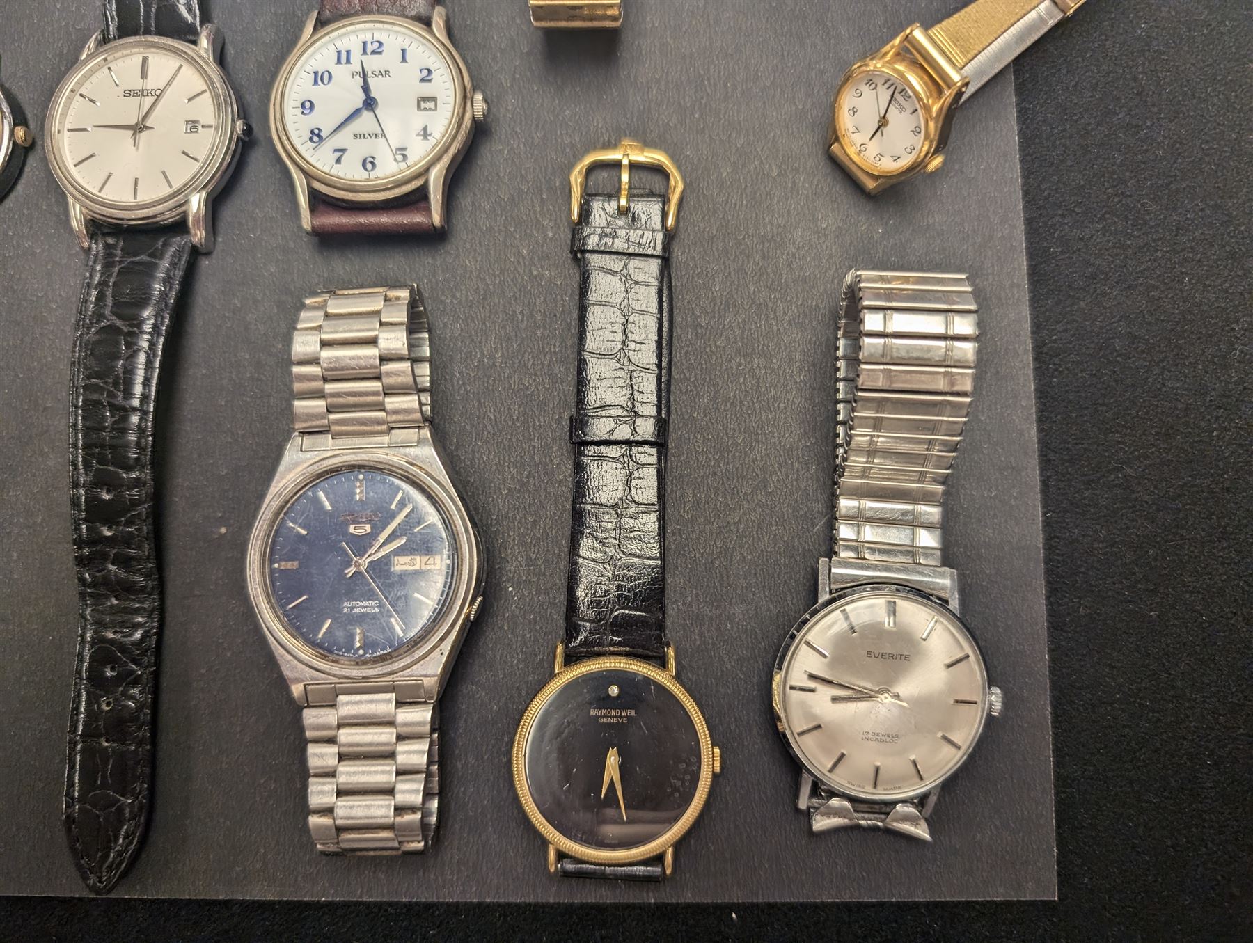 Collection of wristwatches including Raymond Weil 7009, Everite Seiko automatic, Kolber, Seiko quartz etc