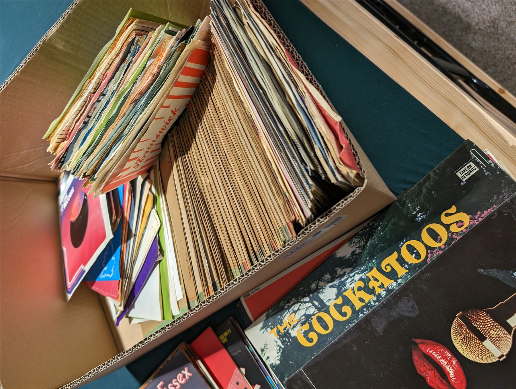 Collection records and 7 inch singles, including Elvis, Abba, Fleetwood Mac, etc 