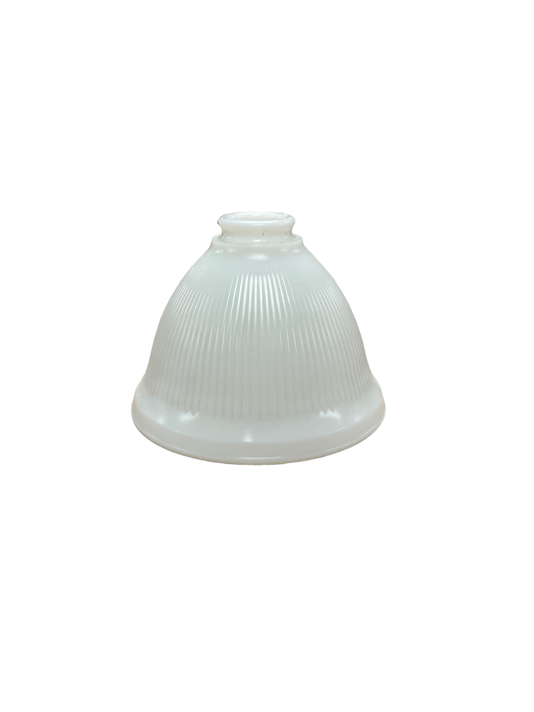 Moulded milk glass lampshade, H16cm, D20cm