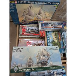 Large collection of model building kits, predominantly Revell examples, including USS Bon Homme Richard, German Submarine Type XXI U 2518 and German Submarine Wilhelm Bauer, all boxed 