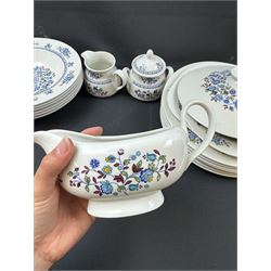 Royal Doulton Plymouth pattern, part tea and dinner service, including teapot, milk jug, covered sucrier, six dinner plates 