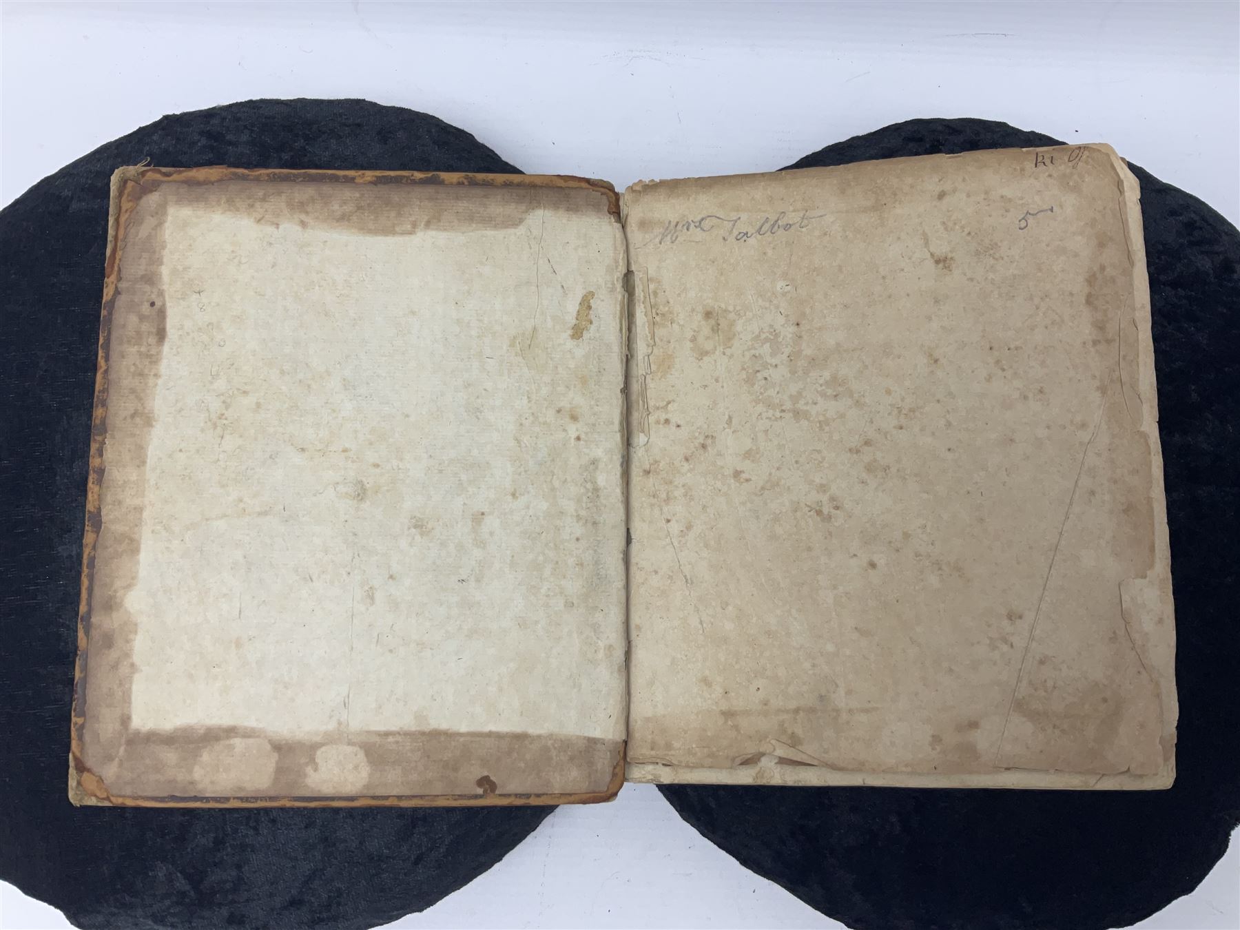 Gardner, Thomas; A Pocket Guide to the English Traveller: Being a Compleat Survey and Admeasurement of all the Principal Roads and most Considerable Cross-Roads in England and Wales..., J. Tonson & J. Watts, 1719