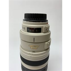 Canon camera lens 'Canon Zoom Lens EF 100-400mm 1:4.5-5.6 L IS Ultrasonic' 