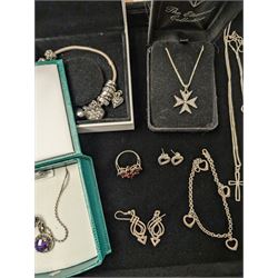 Silver jewellery, including garnet cluster ring, necklaces, etc, costume jewellery and some empty jewellery boxes 