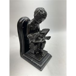 Pair of marble and bronzed bookends, modelled as putti reading, H22cm