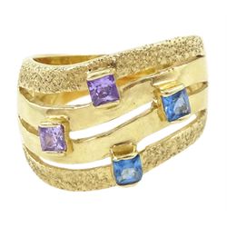 14ct gold textured and polished blue topaz and amethyst ring, stamped 585