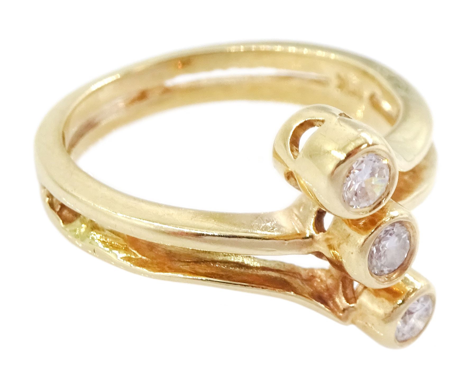 14ct gold three stone round brilliant cut diamond ring, stamped, total diamond weight approx 0.25 carat