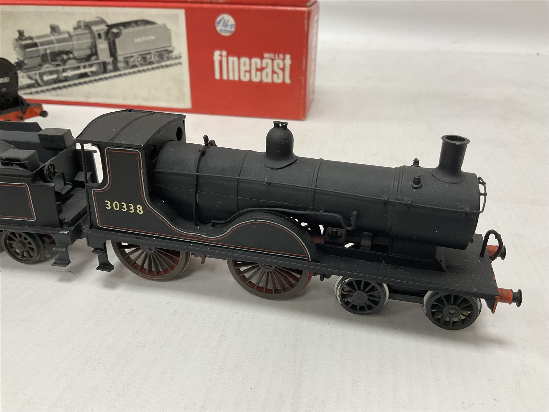 ‘00’ gauge - two kit built steam locomotive and tenders comprising SR/BR Class Q 0-6-0 no.30536 finished in BR black; SR/BR T9 Greyhounds Class 0-6-0 no.30338 finished in BR black; with Wills Finecast boxes (2) 