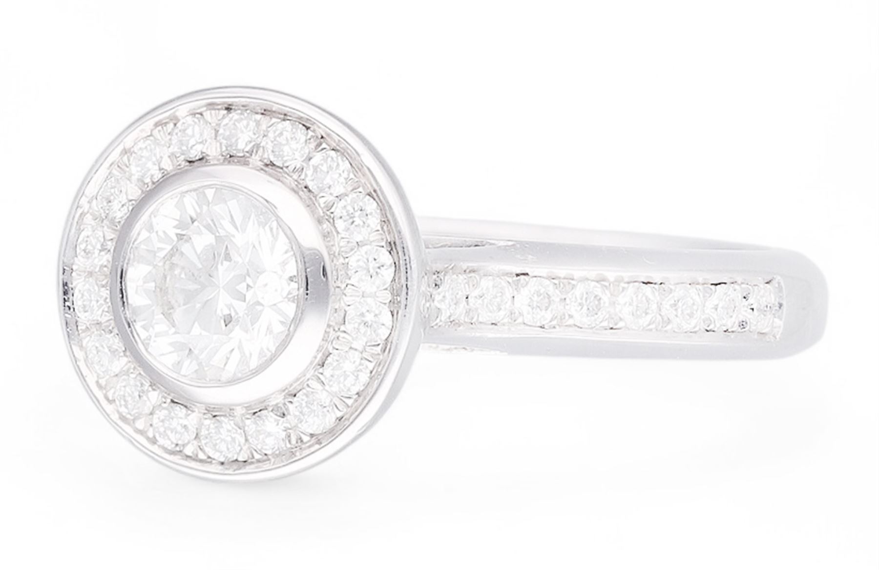 18ct white gold round brilliant cut diamond halo cluster ring, the principal diamond of approx 0.50 carat, with diamond surround and diamond set shoulders, hallmarked, total diamond weight approx 0.75 carat