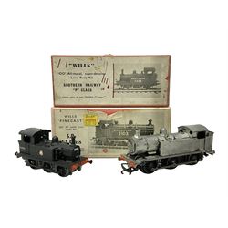 ‘00’ gauge - two kit built steam locomotives comprising unpainted Class E2 LBS/SR/BR 0-6-0T; Class P SR/BR 0-6-0 no.31556 finished in BR black; both with Wills Finecast boxes (2) 