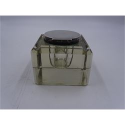 Edwardian silver mounted glass inkwell, the faceted square glass body with inset pen rests and silver collar and cover, hallmarked John Collard Vickery, London 1901, H7.5cm