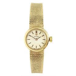 Omega ladies 9ct gold manual wind wristwatch, on integral 9ct gold bracelet, London 1978