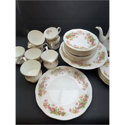 Queens, Woman & Home pattern tea service, including teapot, milk jug, seven teacups etc 