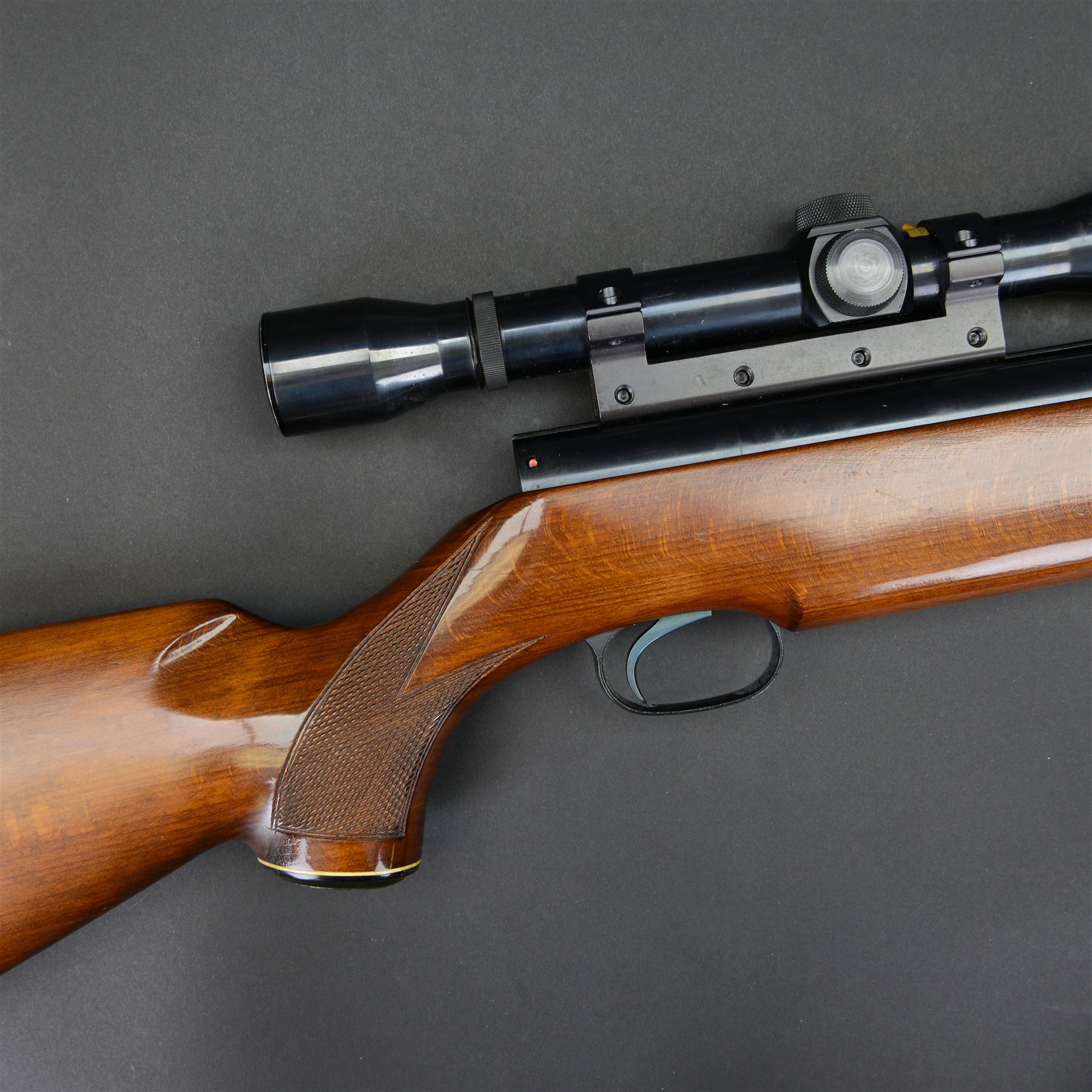 Weihrauch model HW77 air rifle, cal.177/4.5, with Weaver Challenger C4R scope, overall L112cm, serial no 1014905