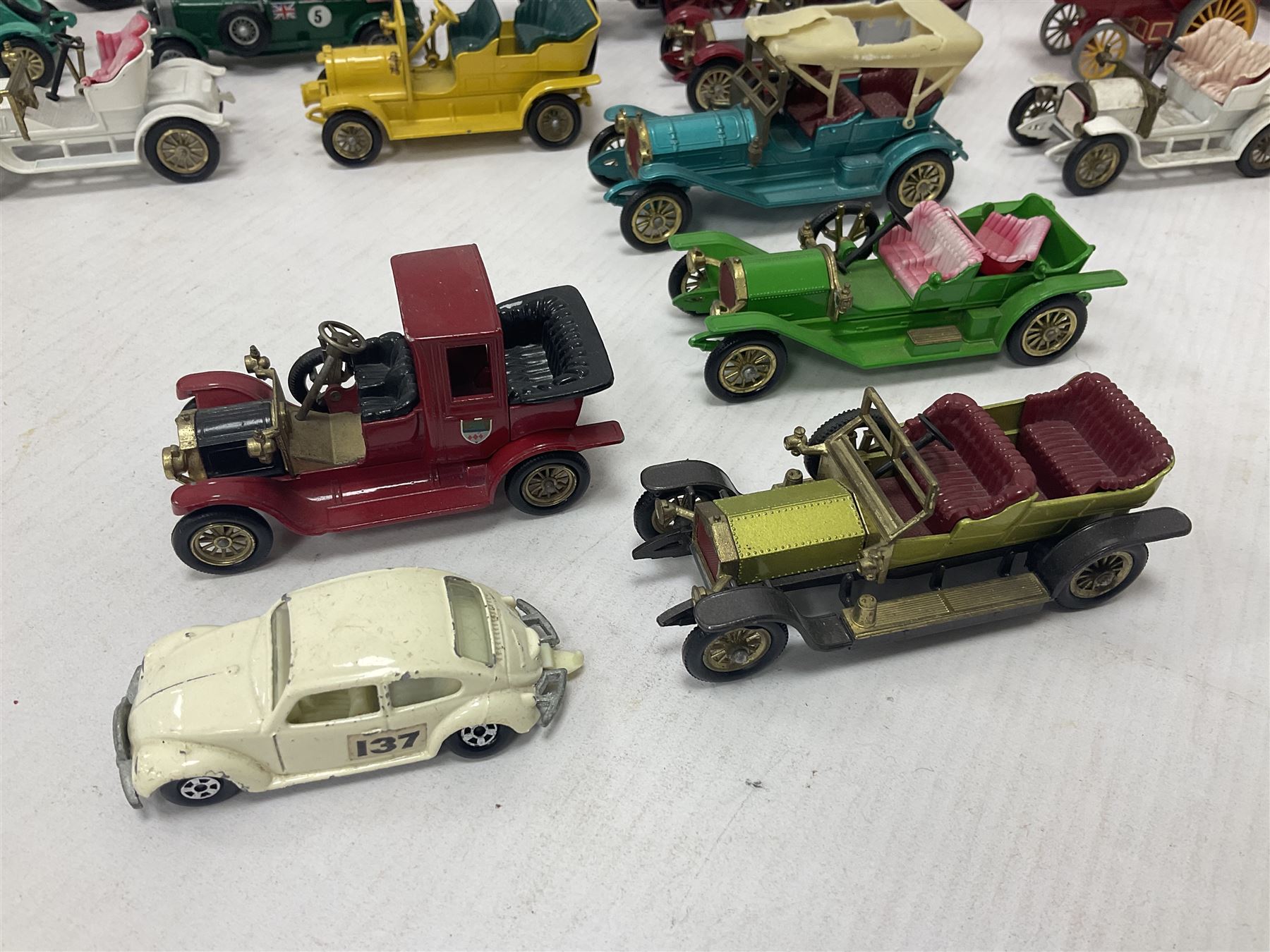 Approximately twenty eight die-cast scale model cars to include Corgi Chitty Chitty Bang Bang with three figures, Lesney/Matchbox Models of Yesteryear, Franklin Mint, Dinky etc 