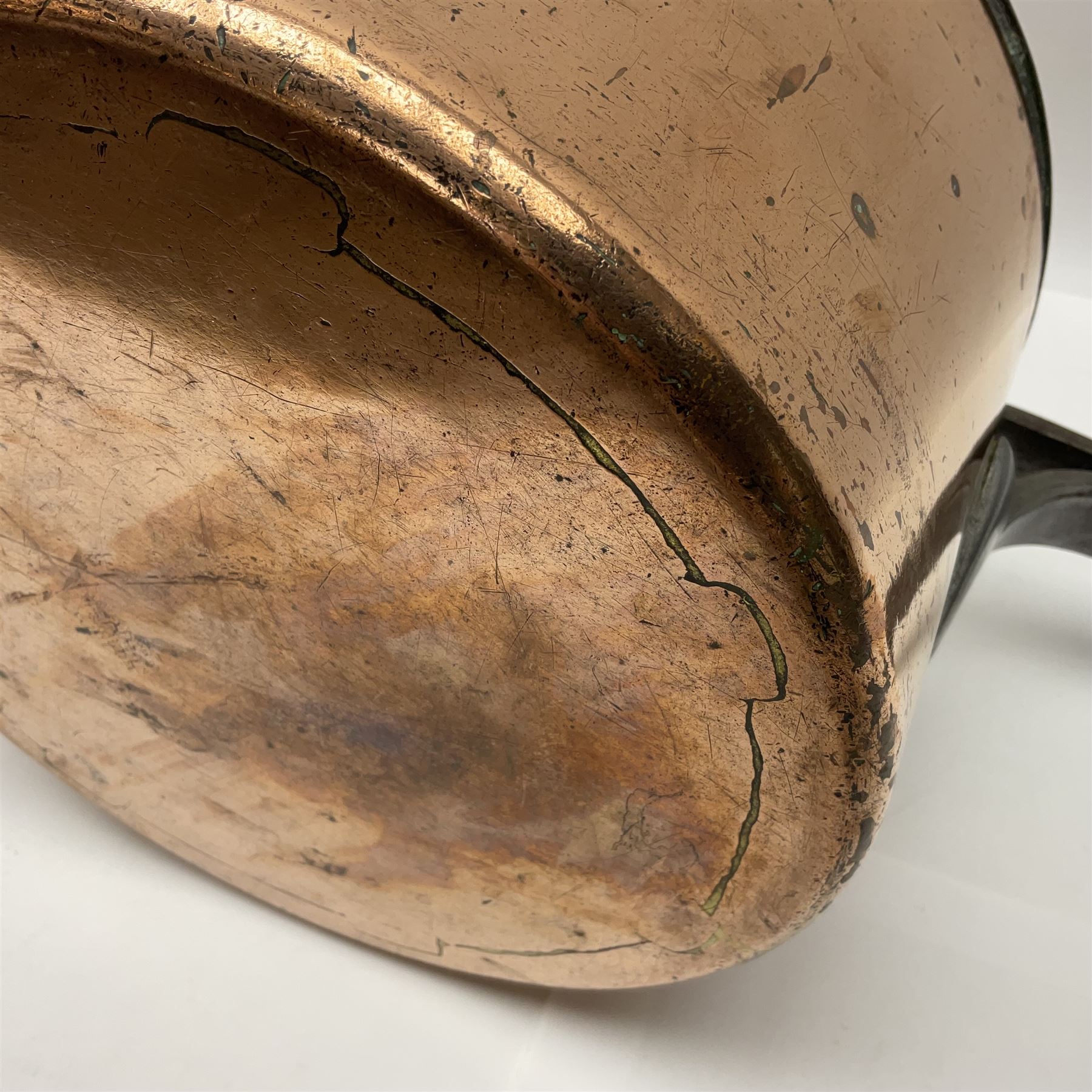 Large late 19th century copper lidded sauce pan, H15cm D23.5cm including handles L47.5cm