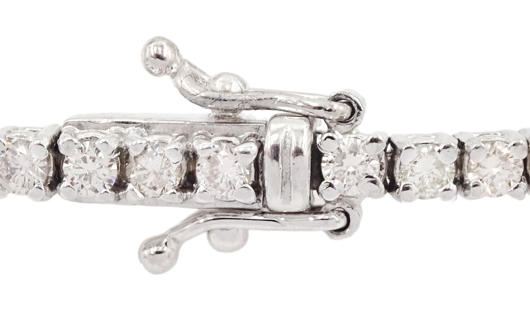 18ct white gold round brilliant cut diamond bracelet, stamped 750, total diamond weight approx 2.00 carat