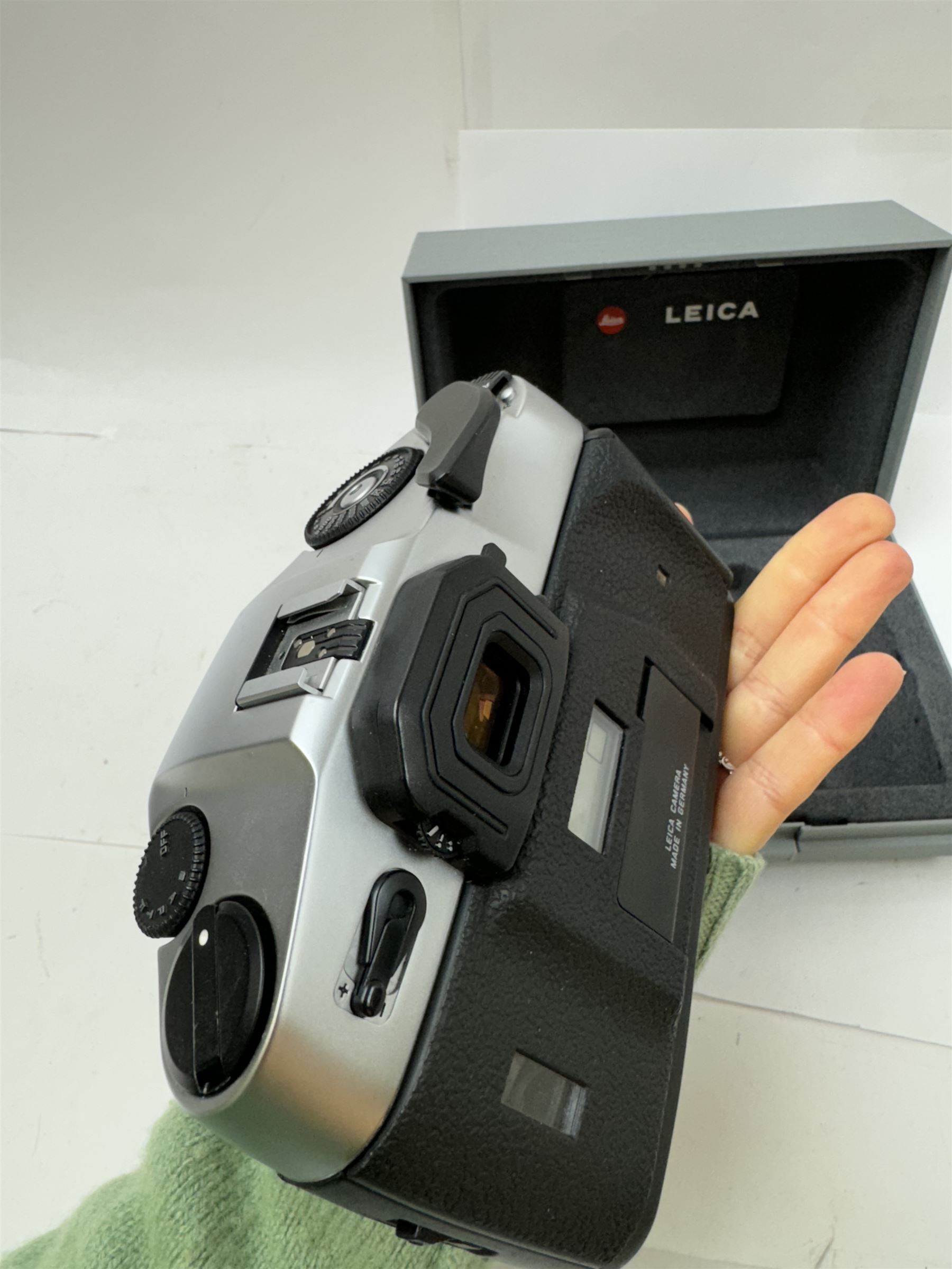 Leica R8 SLR camera body, in chrome and black finish, serial no. 2292640, made in Germany 1996, contained within maker's box with instructions and shoulder strap