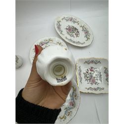 Royal Staffordshire Mandarin pattern tea and dinner wares, including six dinner plates, six side plates, serven twin handled bowls, covered dish etc 