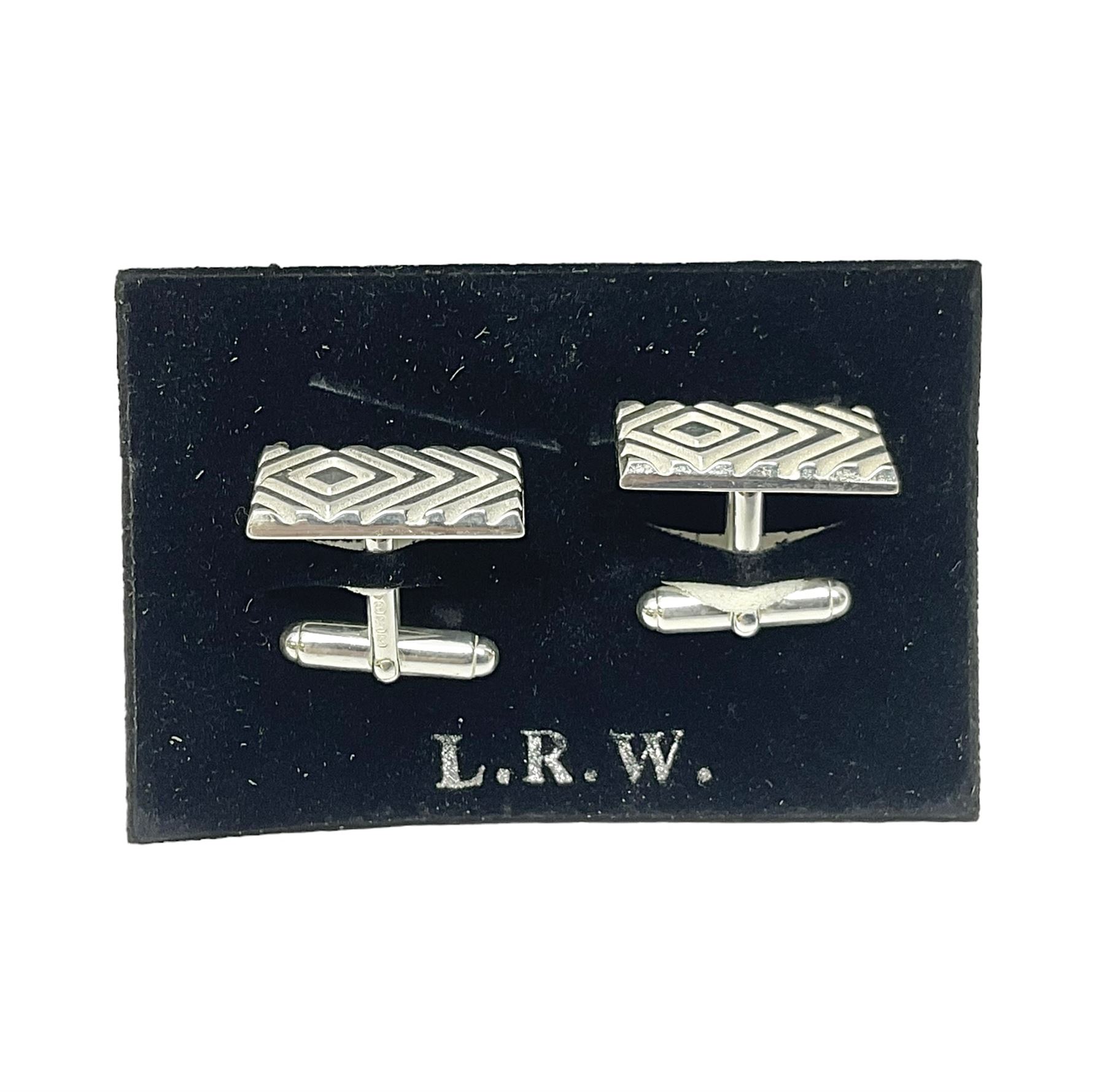 Pair of silver cufflinks, of rectangular form, with chevron decoration, hallmarked Harrison Brothers & Howson Ltd, Birmingham 2015