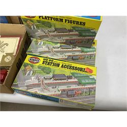 HO/OO gauge - parts and accessories for OO gauge to include power supply units, Airfix trackside accessories kits, miscellaneous parts for building model trains etc, in two boxes 